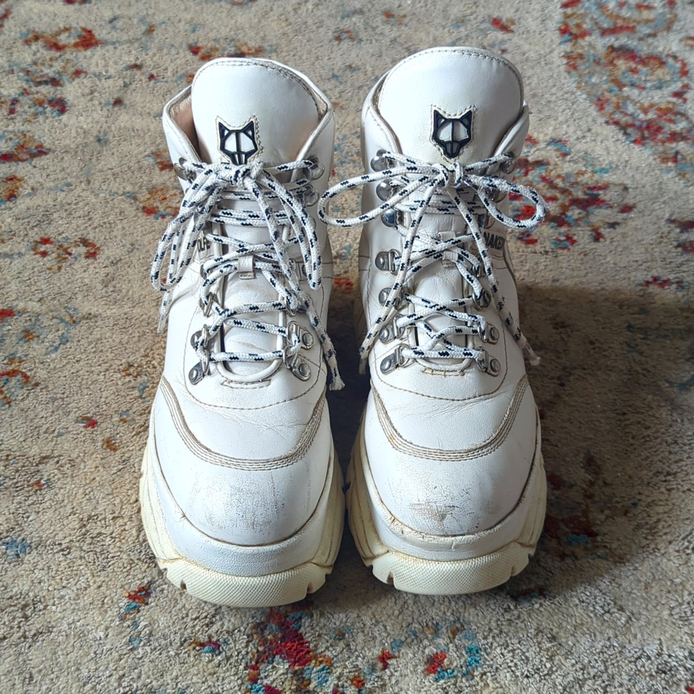 NAKED WOLFE WHITE SPIKE LEATHER sz 8 soft leather